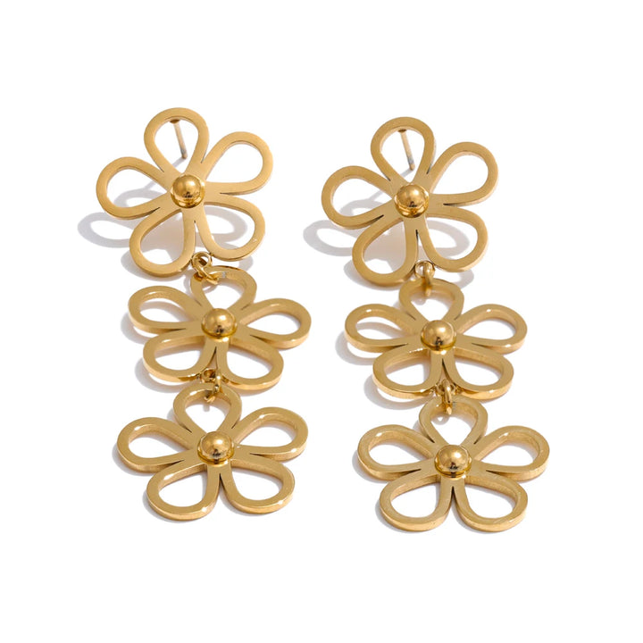 NOA earrings in gold – Velaroco