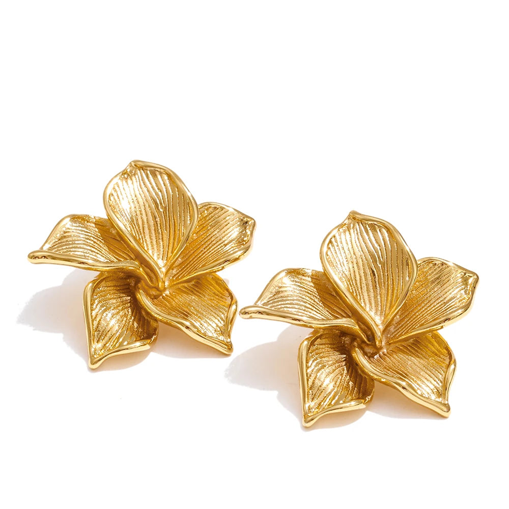 YULI earrings in gold – Velaroco